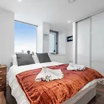 Contemporary 1 Bedroom Flat In London Bp4