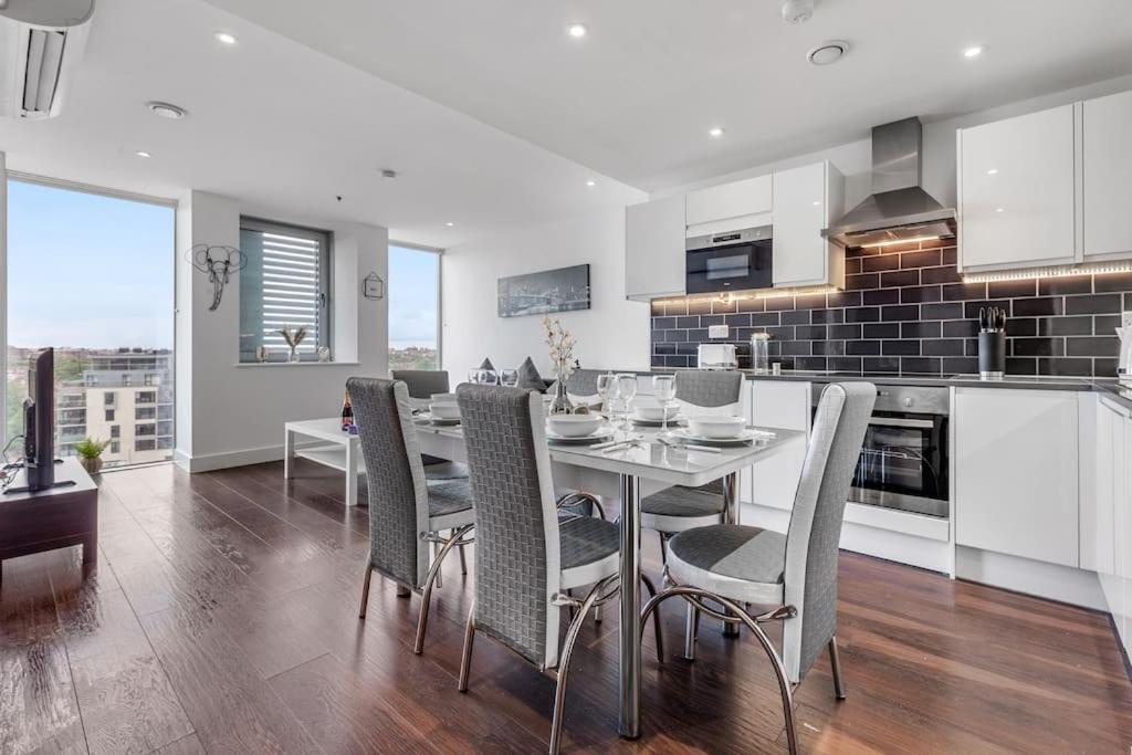 Appartamento Contemporary 1 Bedroom Flat In Bp4