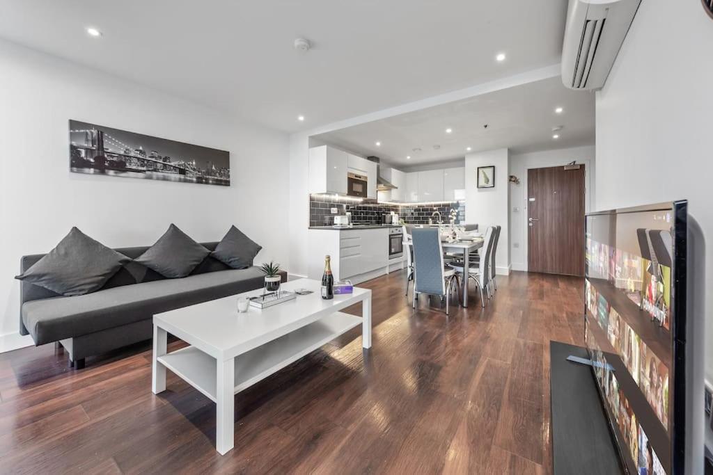 Appartamento Contemporary 1 Bedroom Flat In Bp4 *